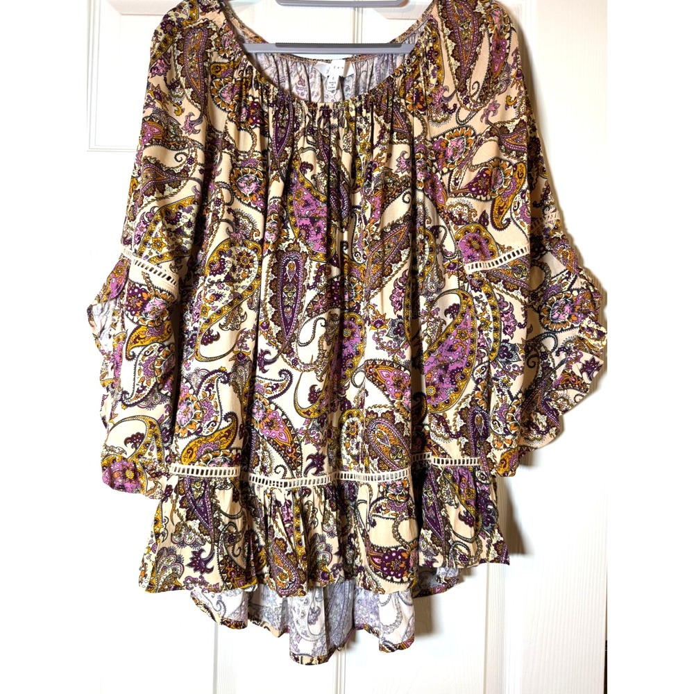 Fever Women's 3/4 sleeve Hi-Low Blouse Paisley Print with Lace Cut out trim